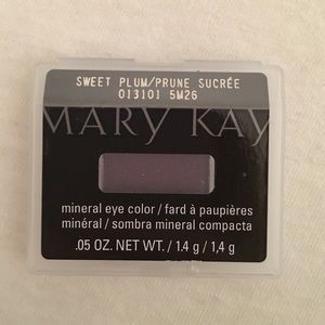 Mary Kay mineral eye color in sweet plum