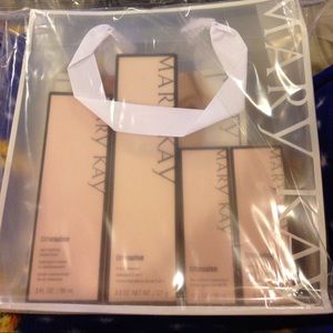 Brand New Mary Kay Time Wise Miracle Set