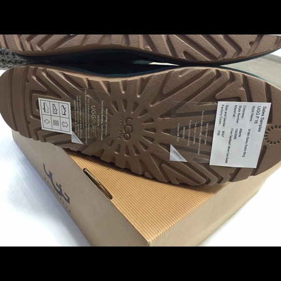 Ugg mini Bailey button bling boots size 7 new - Picture 3 of 3