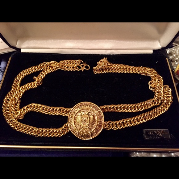 Chanel choker
