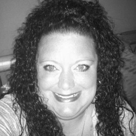 Meet your Posher, Dina