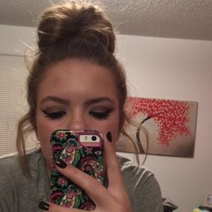 Meet your Posher, Sydnee