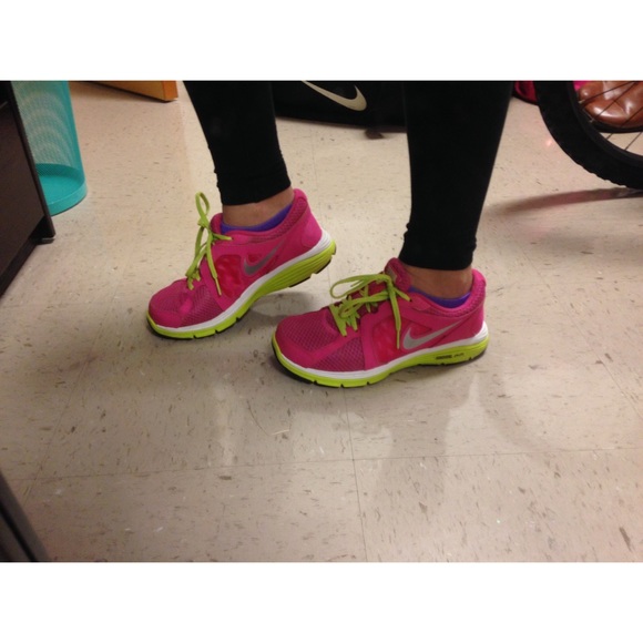 Pink Nike Dual Fusion sneakers - Picture 4 of 4