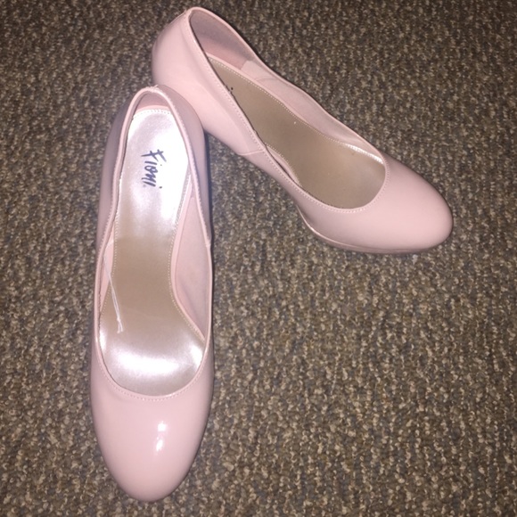 HEELS nude heels