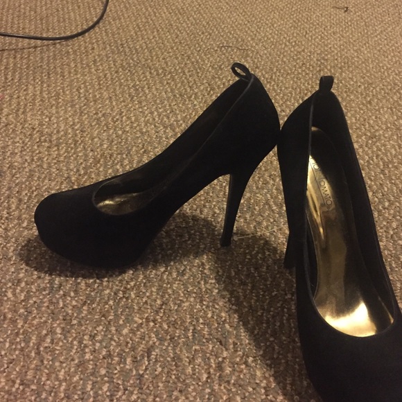 Black velvet heels
