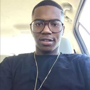 Meet your Posher, Adam