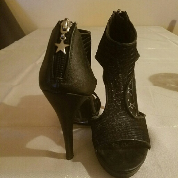 2 for $20- Chinese Laundry Fun and Edgy Heels - Picture 3 of 3
