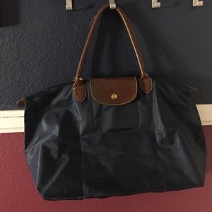 Nylon shoulder tote