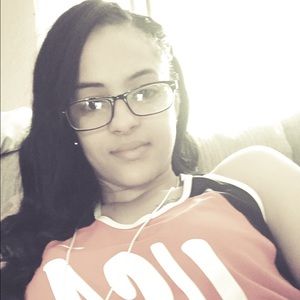 Meet your Posher, Ebanie