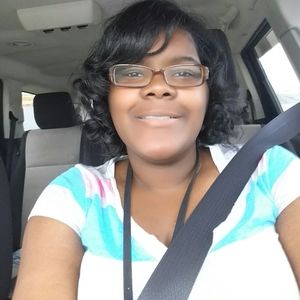 Meet your Posher, Shakira