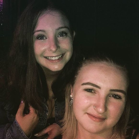 Meet your Posher, Caitlin