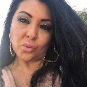 Meet your Posher, Andrea