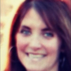 Meet your Posher, Holley