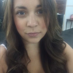 Meet your Posher, Leeann