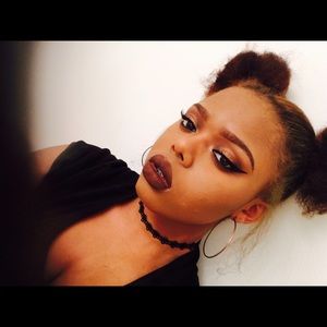 Meet your Posher, Mya