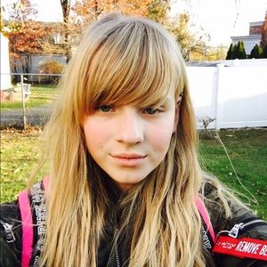 Meet your Posher, Amelia