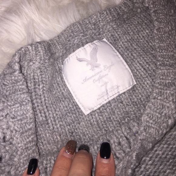 American Eagle small gray sweater top - Picture 2 of 4