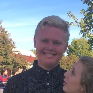 Meet your Posher, Sam