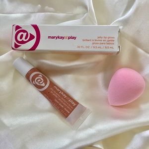 New ! MK nude teddy bare + beauty blender