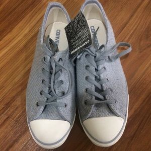 Gray dainty/ Ox Converse