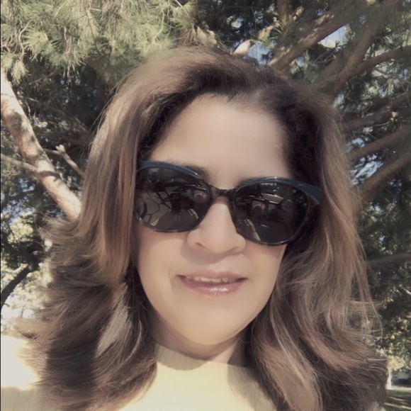 Meet your Posher, Antonia