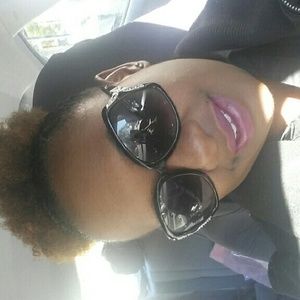 Meet your Posher, Cleatonya