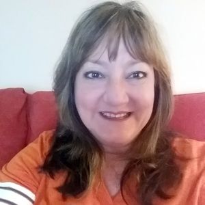 Meet your Posher, Nora