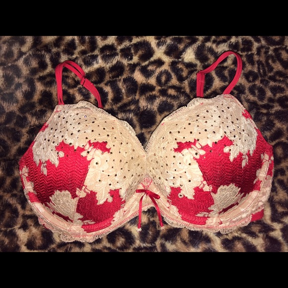 Gorgeous red & nude bedazzled bra ❤️✨
