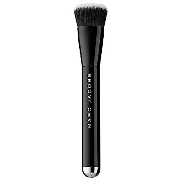Marc Jacobs Thé Shape and Contour Brush No. 15