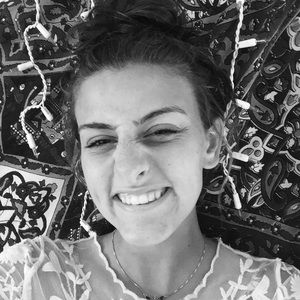 Meet your Posher, Lola