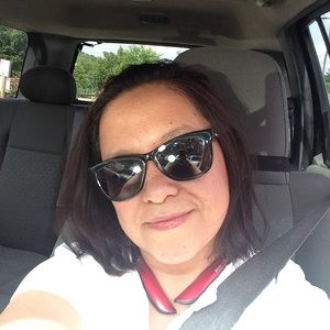 Meet your Posher, Claudia