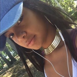 Meet your Posher, Noelia