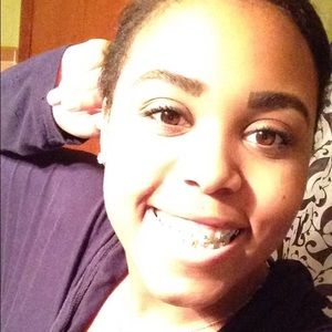 Meet your Posher, Manija