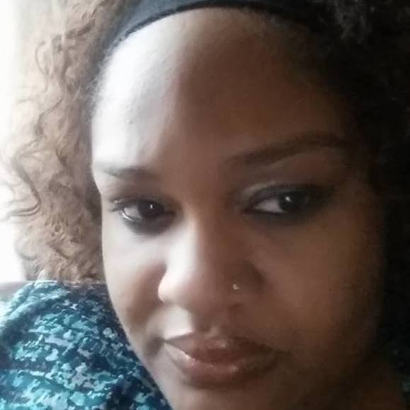 Meet your Posher, Stephanie - Picture 1 of 1