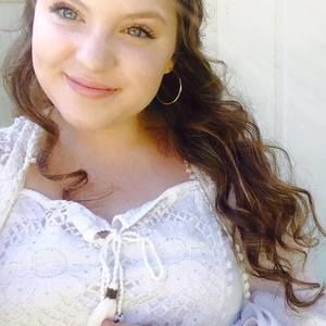 Meet your Posher, Caitlin