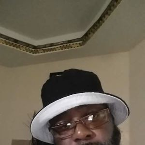 Meet your Posher, Bee