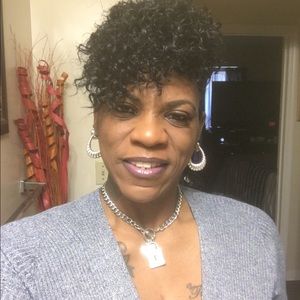 Meet your Posher, Yulayne