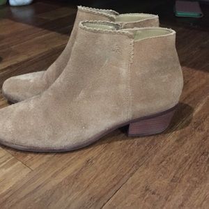 Jack rogers tan ankle boots booties suede