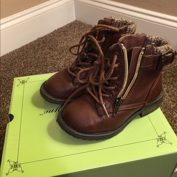 Girls combat boots