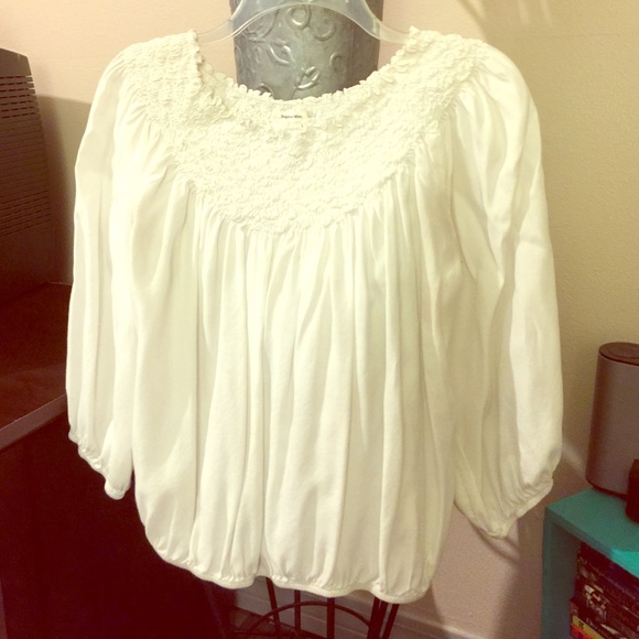 Sophie Max Off White Top, Size Small❤️