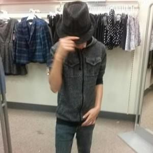 Meet your Posher, Liam dean