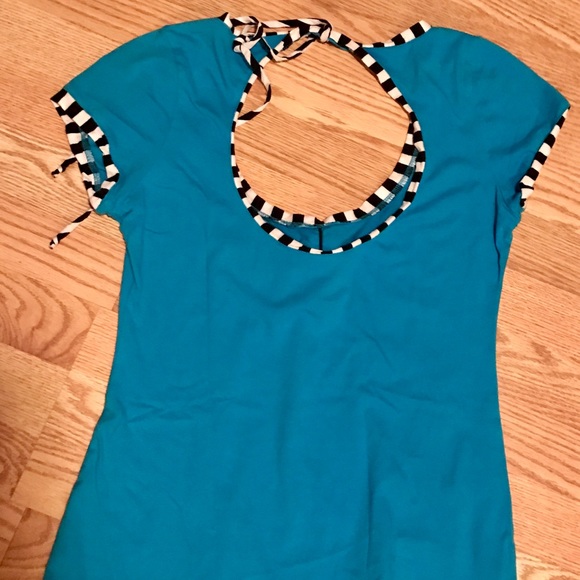 🚫SOLD🚫 Hot topic top - Picture 2 of 3