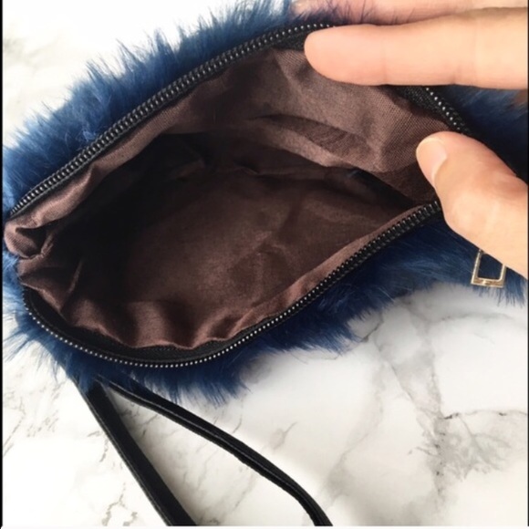 Fur ball modern chic wristlet in dark blu teal - Picture 3 of 3
