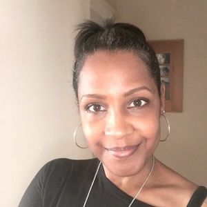 Meet your Posher, Denise