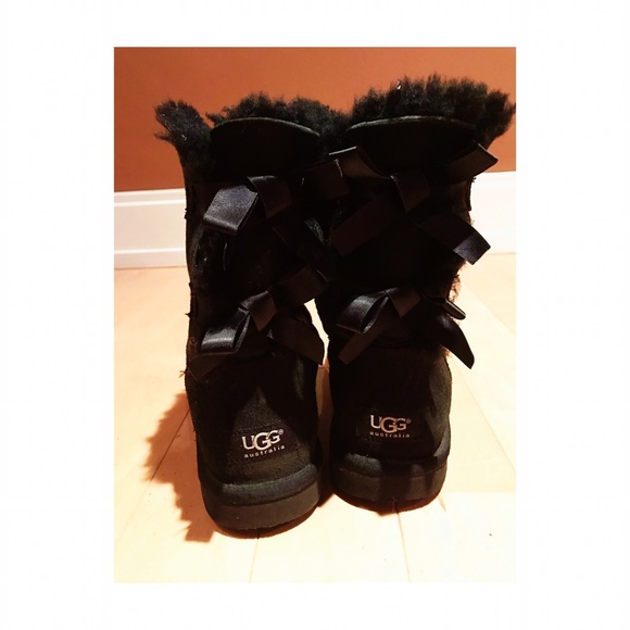 Black bow ugg boots