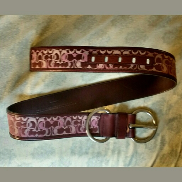 ** SOLD ** Addt' l photos of Coach Signature belt - Picture 1 of 3