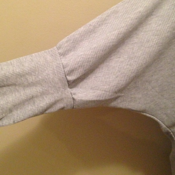 1 HOUR SALE❗NWT Oversized Off the Shoulder Top - Picture 3 of 4