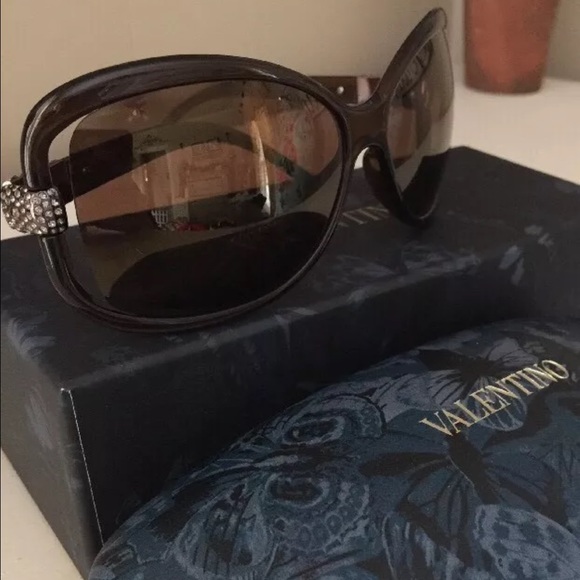 Valentino sunglasses with case EUC