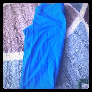 Pure barre splits size L blue leggings!
