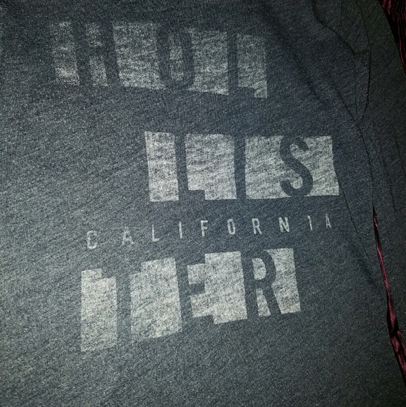 Small Hollister L/S tee shirt - Picture 3 of 4